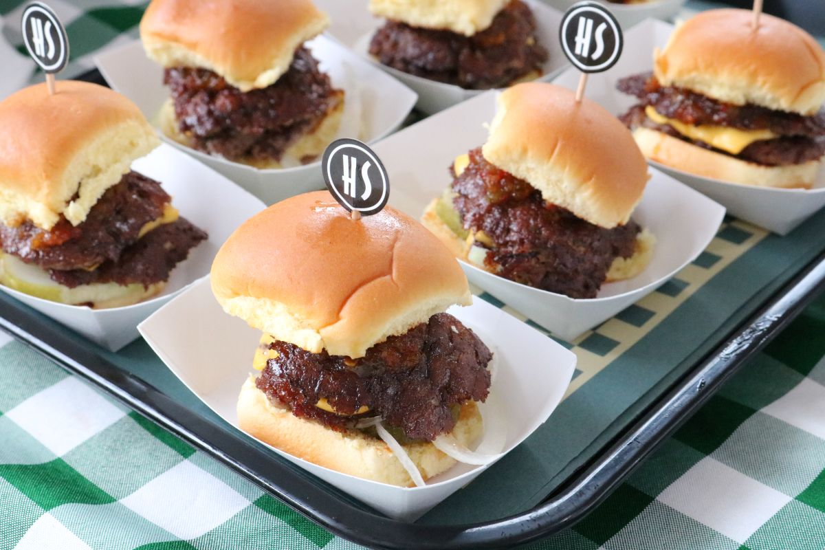 Harlem's Shake's Hot Mess Burger served at Westchester Magazine's 2026 Burgers, Beer and Barrels